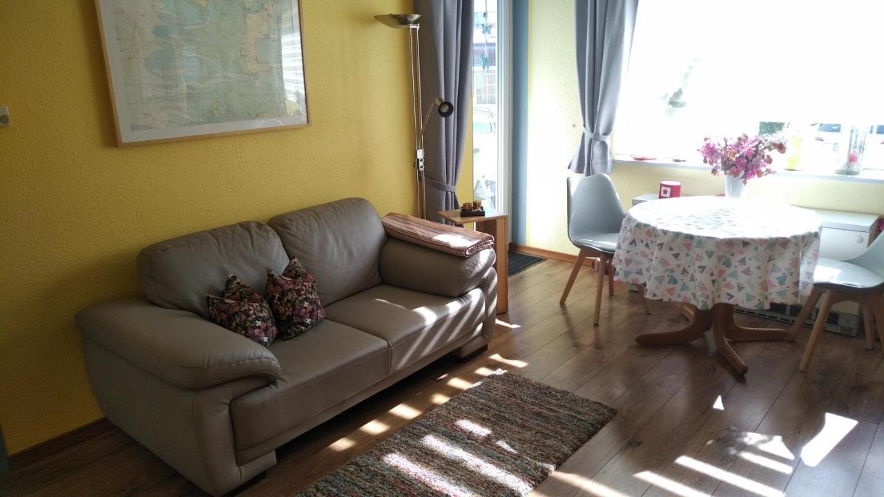 Haus Tertius - Strand- Und Hafennahe Ruhige Ferienwohnung Busum Bagian luar foto