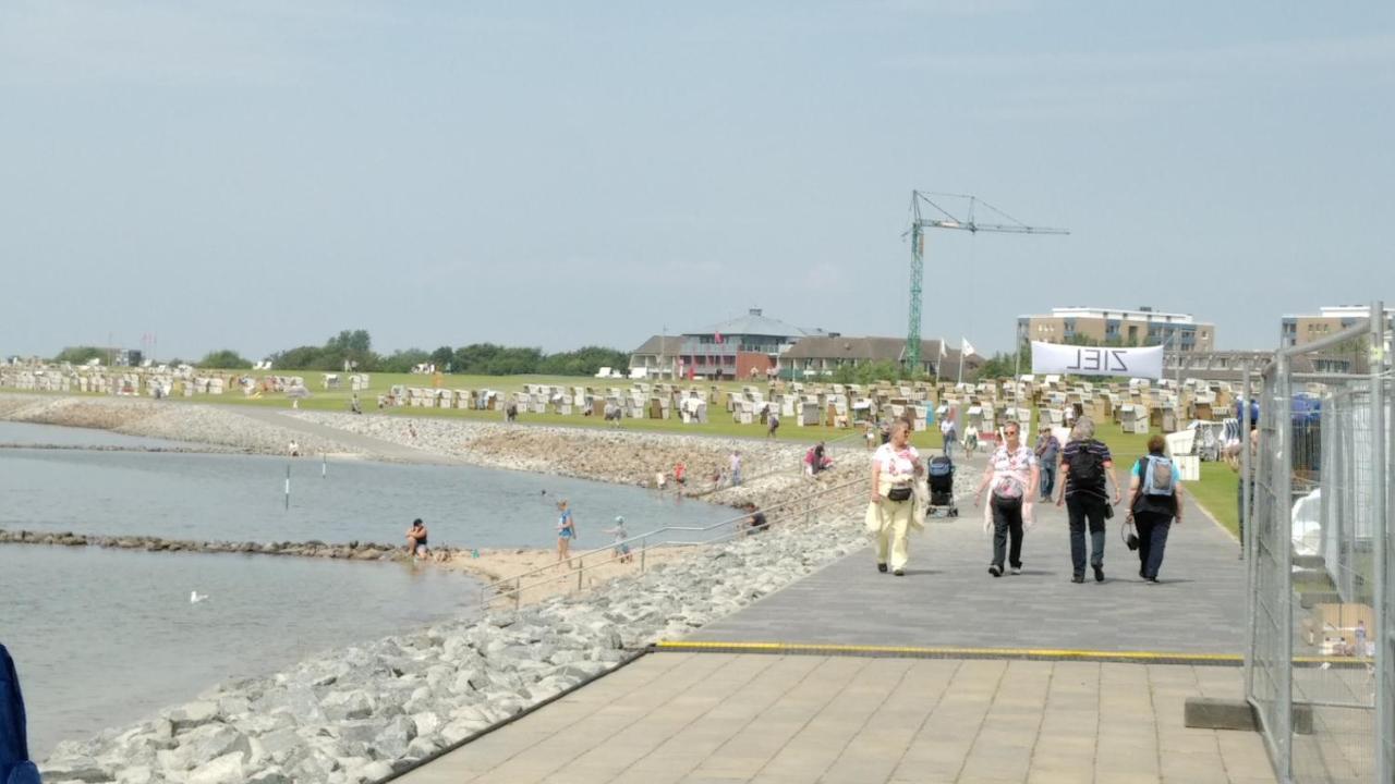 Haus Tertius - Strand- Und Hafennahe Ruhige Ferienwohnung Busum Bagian luar foto