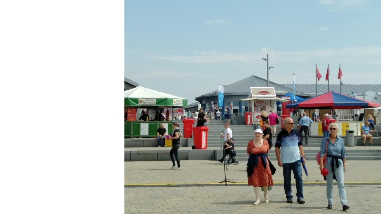 Haus Tertius - Strand- Und Hafennahe Ruhige Ferienwohnung Busum Bagian luar foto
